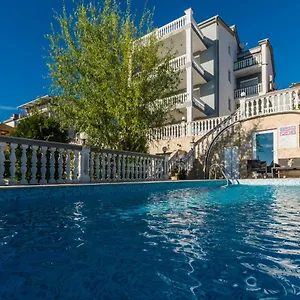 Mara Apartmán